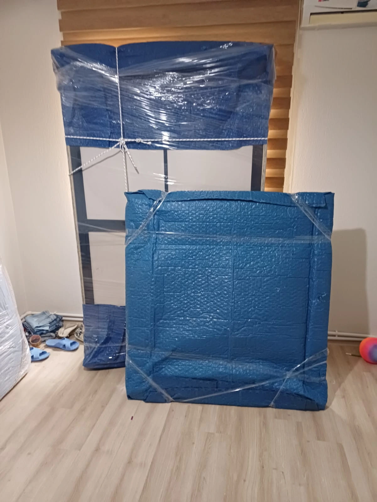 Havalı Naylonla Eşya Sarımı